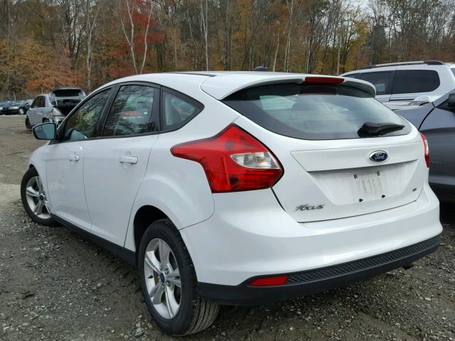 1FADP3K28EL403684 - 2014 FORD FOCUS SE WHITE photo 3