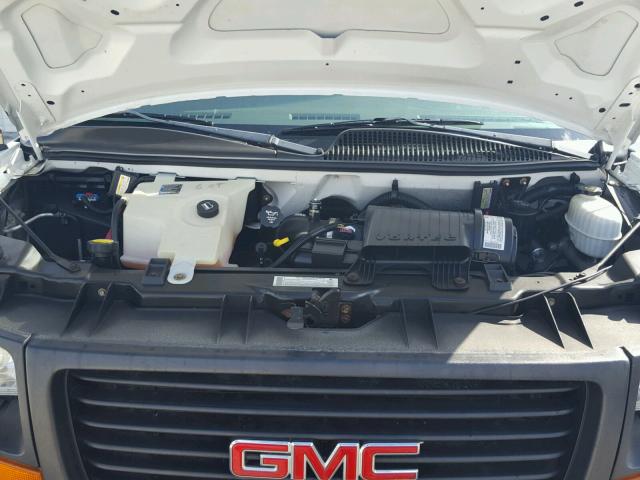 1GTHG35U041212022 - 2004 GMC SAVANA G35 WHITE photo 7