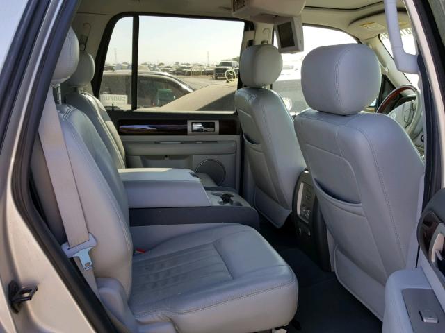 5LMFU28535LJ22618 - 2005 LINCOLN NAVIGATOR 银色 照片 6