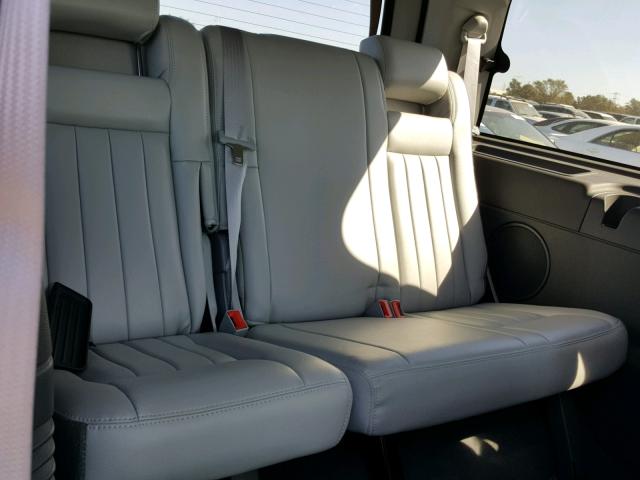 5LMFU28535LJ22618 - 2005 LINCOLN NAVIGATOR 银色 照片 9