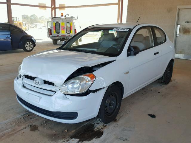 KMHCM36C68U060093 - 2008 HYUNDAI ACCENT GS WHITE photo 2