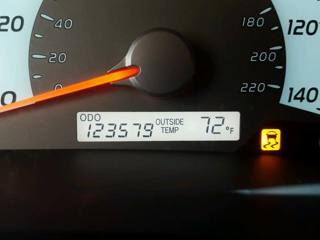 4T1BF3EK2BU588607 - 2011 TOYOTA CAMRY BASE WHITE photo 8