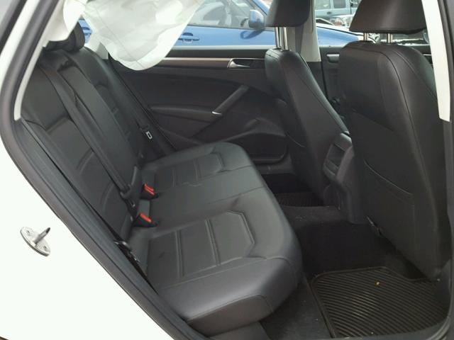 1VWDT7A37HC081662 - 2017 VOLKSWAGEN PASSAT R-L 白色 照片 6