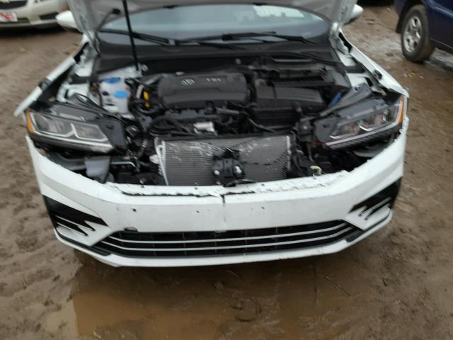 1VWDT7A37HC081662 - 2017 VOLKSWAGEN PASSAT R-L 白色 照片 7