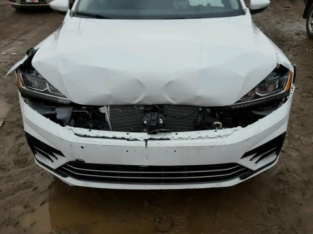 1VWDT7A37HC081662 - 2017 VOLKSWAGEN PASSAT R-L 白色 照片 9