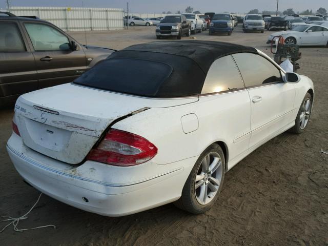 WDBTK56J86F167862 - 2006 MERCEDES-BENZ CLK 350 WHITE photo 4