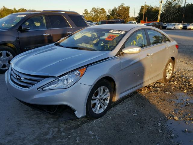 5NPEB4AC8EH939455 - 2014 HYUNDAI SONATA GLS SILVER photo 2