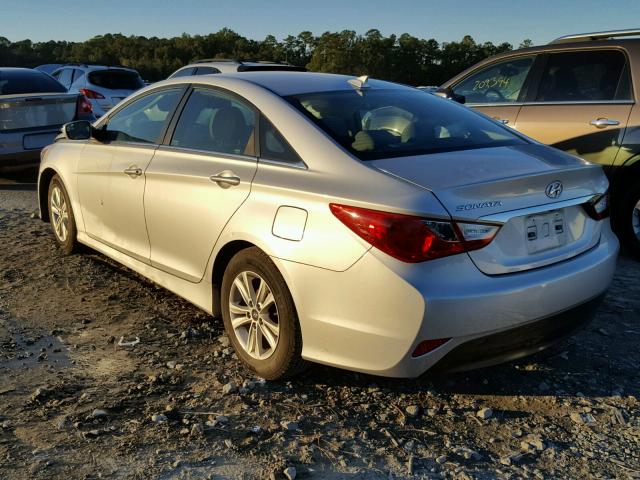 5NPEB4AC8EH939455 - 2014 HYUNDAI SONATA GLS SILVER photo 3