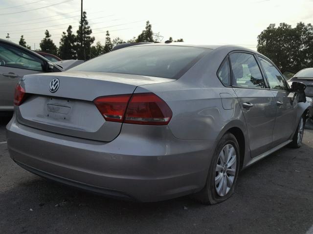 1VWAP7A3XCC055251 - 2012 VOLKSWAGEN PASSAT S ნაცრისფერი ფოტო 4