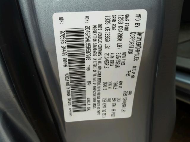 2C4GP54L95R587016 - 2005 CHRYSLER TOWN & COU TEAL photo 10