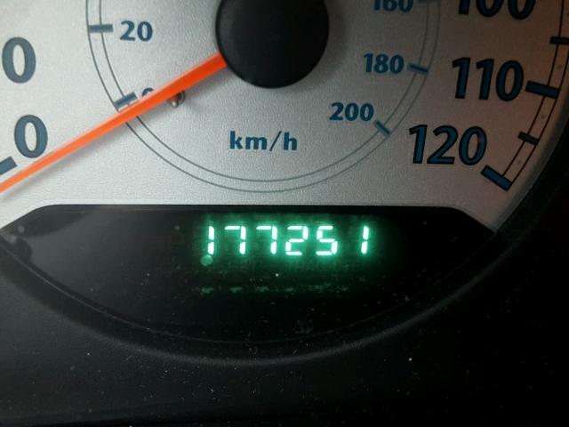 2C4GP54L95R587016 - 2005 CHRYSLER TOWN & COU TEAL photo 8