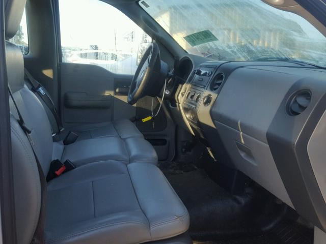 1FTRF12275NB53298 - 2005 FORD F150 SILVER photo 5