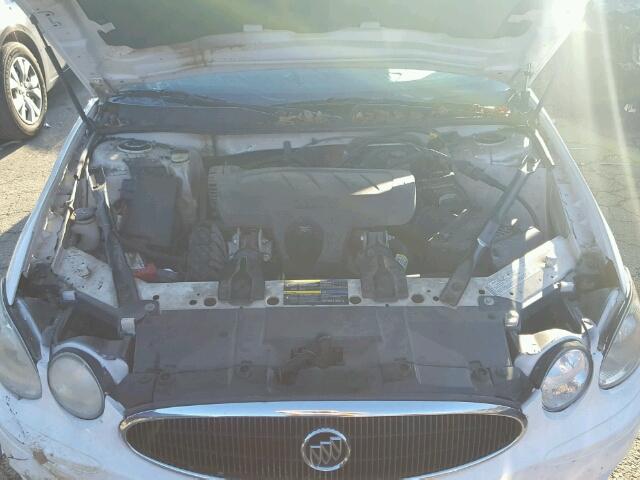 2G4WC582261101344 - 2006 BUICK LACROSSE C WHITE photo 7