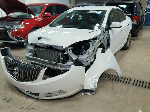 1G4PP5SKXE4180976 - 2014 BUICK VERANO WHITE photo 2