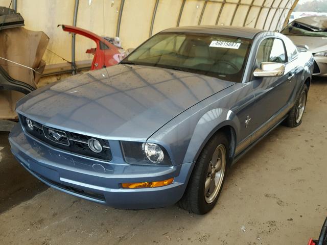 1ZVHT80N065235592 - 2006 FORD MUSTANG BLUE photo 2