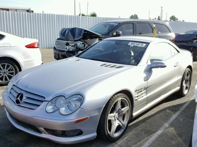 WDBSK74F85F087319 - 2005 MERCEDES-BENZ SL 55 AMG SILVER photo 2