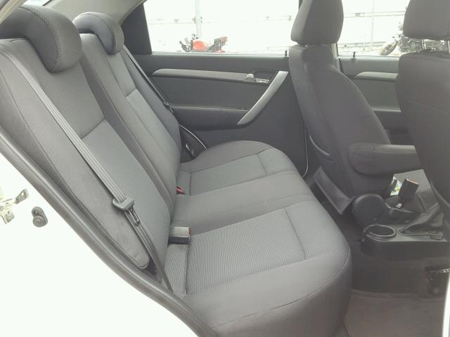 KL1TD56E09B333972 - 2009 CHEVROLET AVEO LS WHITE photo 6