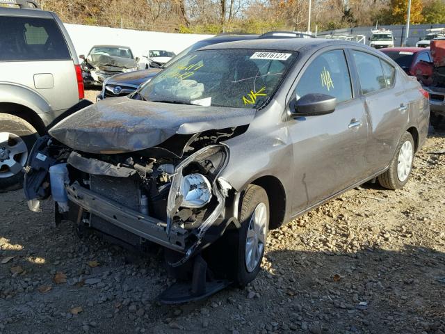 3N1CN7AP2GL818638 - 2016 NISSAN VERSA S GRAY photo 2