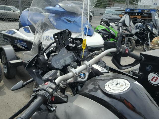 WB10A6102HZ654789 - 2017 BMW R1200 GS GRAY photo 5