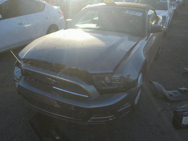 1ZVBP8EM5E5250422 - 2014 FORD MUSTANG GRAY photo 2