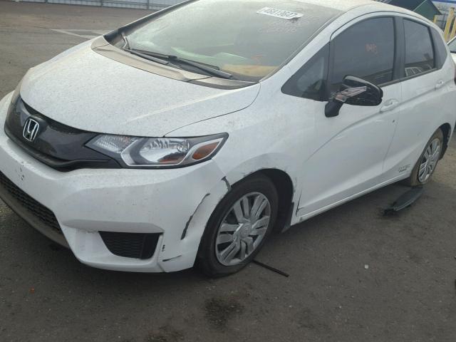 3HGGK5G59GM703449 - 2016 HONDA FIT LX WHITE photo 9