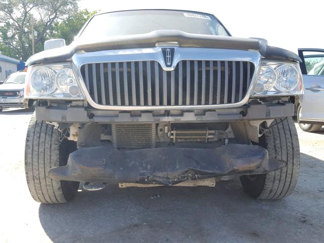 5LMFU28R93LJ41884 - 2003 LINCOLN NAVIGATOR Braun Foto 9