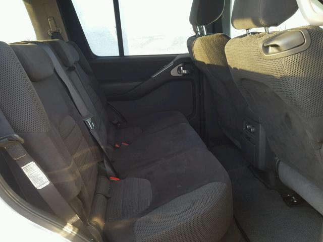5N1AR18W35C764645 - 2005 NISSAN PATHFINDER WHITE photo 6