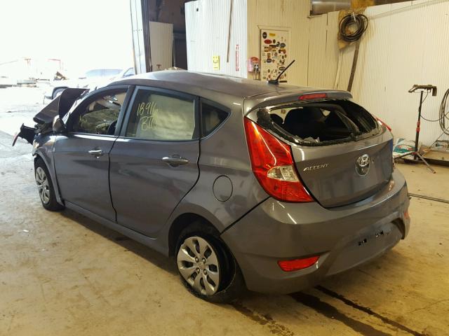 KMHCT5AE1HU311822 - 2017 HYUNDAI ACCENT GRAY photo 3