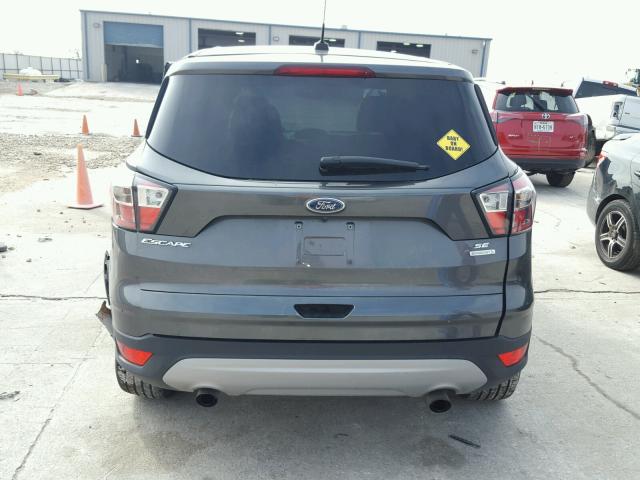 1FMCU0GD6HUA40612 - 2017 FORD ESCAPE SE GRAY photo 10