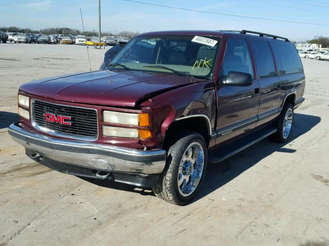 3GKFK16R6WG506053 - 1998 GMC SUBURBAN K BURGUNDY photo 2