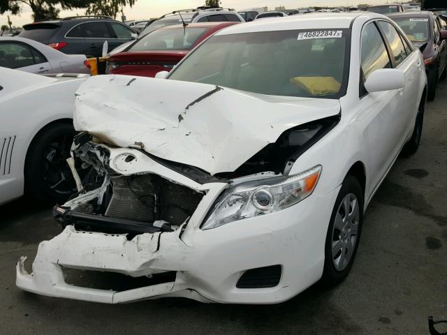 4T4BF3EK3AR015946 - 2010 TOYOTA CAMRY BASE WHITE photo 2