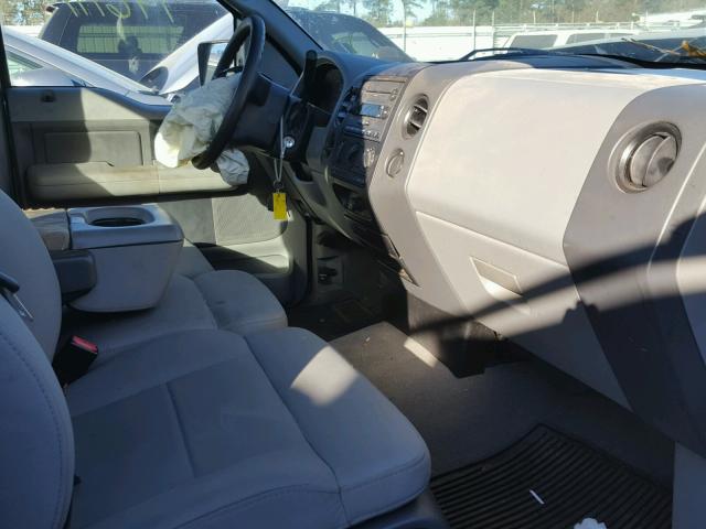 1FTRF12257NA73243 - 2007 FORD F150 SILVER photo 5