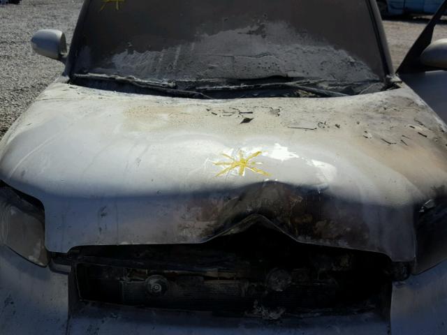 JTLKE50E591089126 - 2009 TOYOTA SCION XB SILVER photo 7