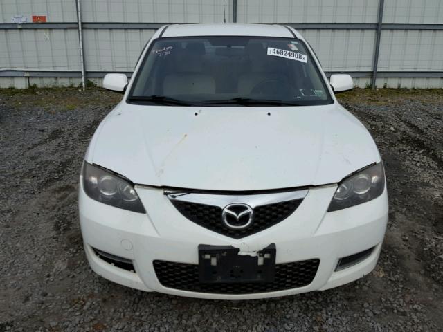 JM1BK12G981855823 - 2008 MAZDA 3 I WHITE photo 9