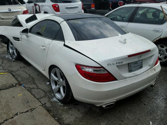 WDDPK5HA3CF008779 - 2012 MERCEDES-BENZ SLK 350 WHITE photo 3