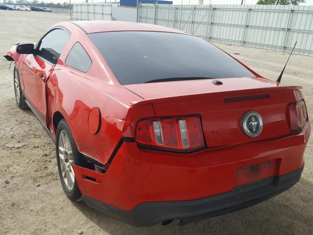 1ZVBP8AM6C5237360 - 2012 FORD MUSTANG RED photo 3