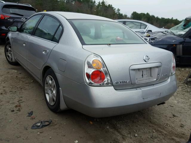 1N4AL11D94C131716 - 2004 NISSAN ALTIMA BAS SILVER photo 3