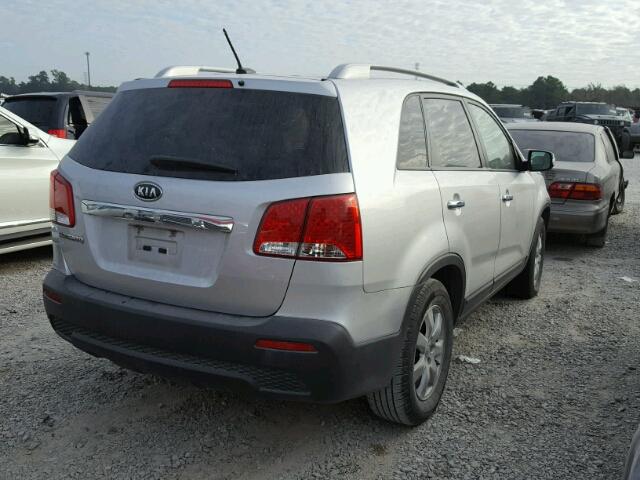 5XYKT4A21CG292120 - 2012 KIA SORENTO BA SILVER photo 4