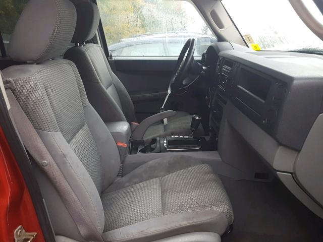 1J8HG48K86C221759 - 2006 JEEP COMMANDER RED photo 5