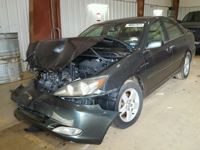 4T1BE32K72U583846 - 2002 TOYOTA CAMRY LE GREEN photo 2