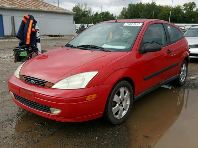 3FAFP31331R191453 - 2001 FORD FOCUS ZX3 RED photo 2