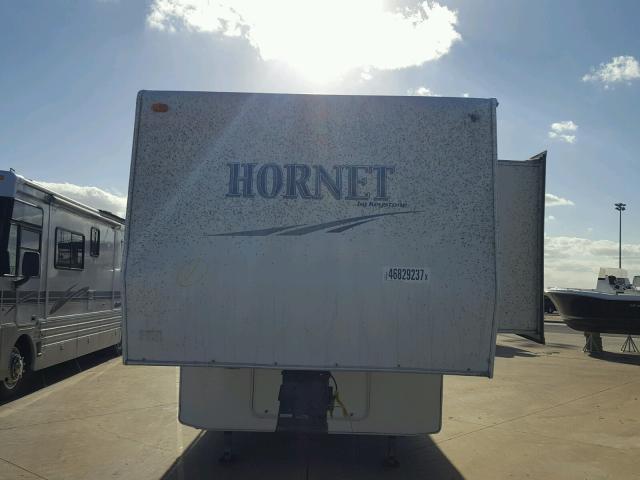 4YDF3152337307754 - 2003 KEYSTONE HORNET WHITE photo 2