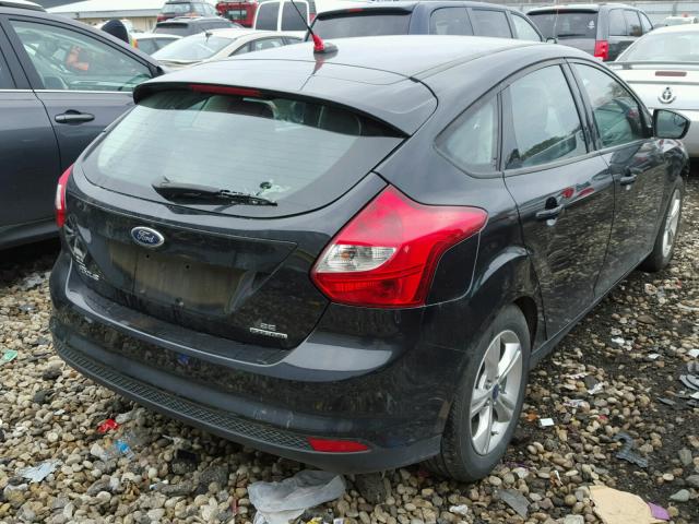 1FADP3K27DL305969 - 2013 FORD FOCUS SE BLACK photo 4