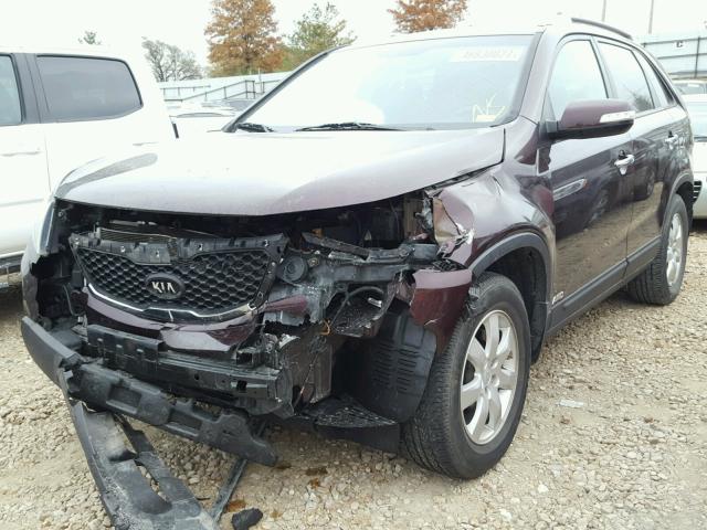 5XYKTCA15BG173325 - 2011 KIA SORENTO BA MAROON photo 2