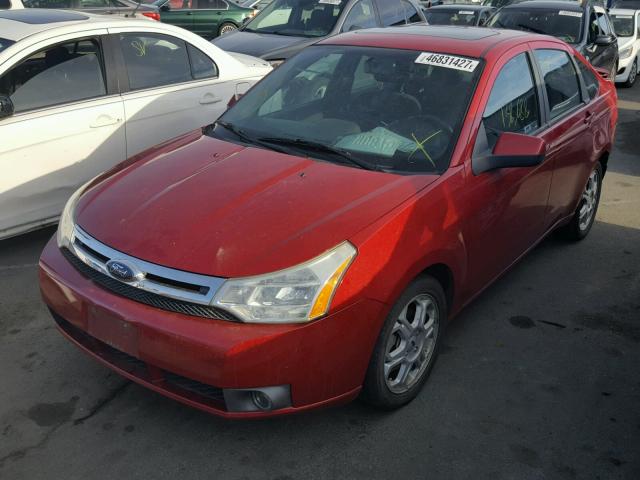 1FAHP36N09W127639 - 2009 FORD FOCUS SES RED photo 2