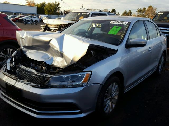 3VWD67AJ2GM253289 - 2016 VOLKSWAGEN JETTA SE SILVER photo 2