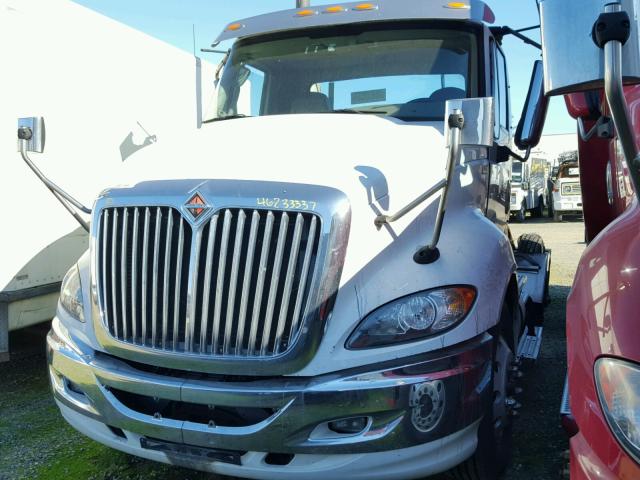 1HSDHSJR0BJ392310 - 2011 INTERNATIONAL PROSTAR WHITE photo 2