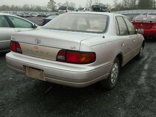 4T1SK12E7SU521273 - 1995 TOYOTA CAMRY LE TAN photo 4