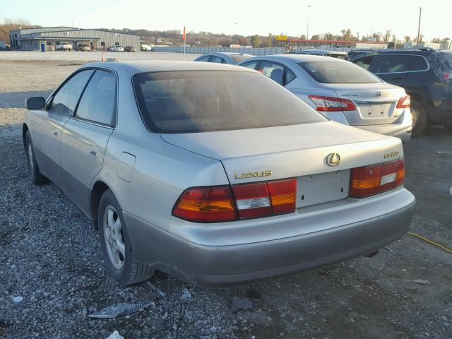 JT8BF28G8W5027574 - 1998 LEXUS ES SILVER photo 3