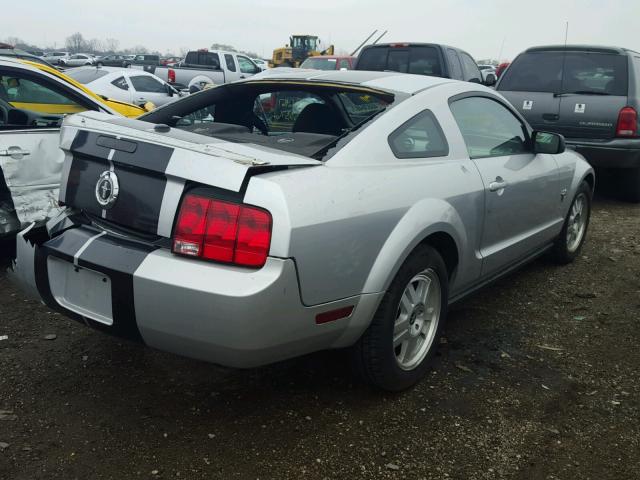 1ZVHT80N695113243 - 2009 FORD MUSTANG SILVER photo 4